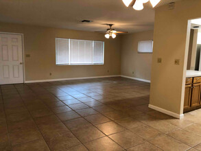 202 Punta Alta Ct in Lehigh Acres, FL - Building Photo - Building Photo