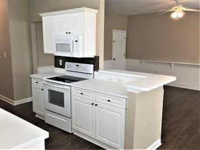 2018 Magna Ln in Indian Trail, NC - Foto de edificio - Building Photo