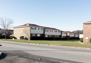 Ashley Village Apartments in North Charleston, SC - Building Photo - Building Photo