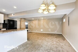 17801 Old Jamestown Rd in Florissant, MO - Building Photo - Building Photo