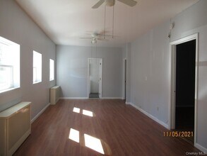 60-91 54th St in Queens, NY - Building Photo - Building Photo