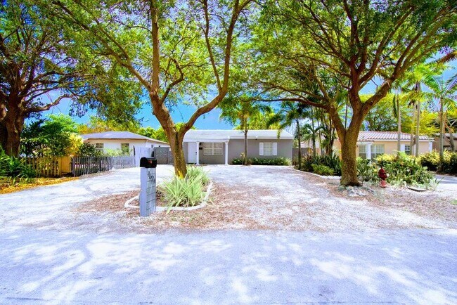 1624 NW 5th Ave in Fort Lauderdale, FL - Building Photo - Building Photo