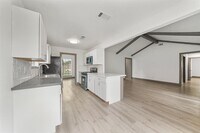 9750 Guest St photo'