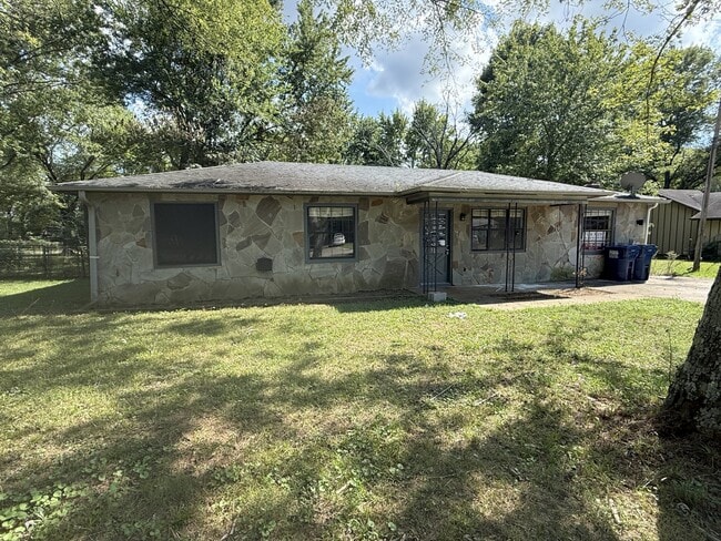property at 118 Dexter Cir
