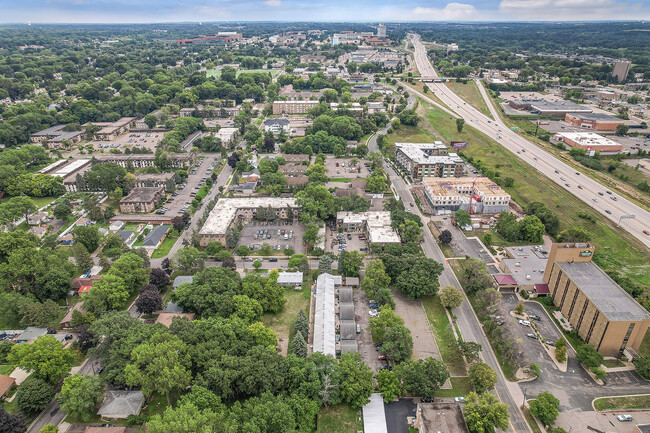 Van Dyke Townhomes in St. Paul, MN - Building Photo - Building Photo