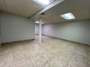 936 Cardiff Ct in Schaumburg, IL - Building Photo - Building Photo