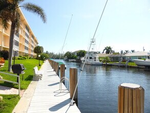 698 NE Spanish River Blvd in Boca Raton, FL - Building Photo - Building Photo