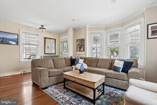 32 W Central Ave in Paoli, PA - Building Photo