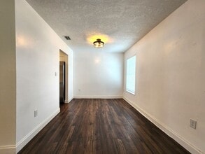 492 W Par St in Orlando, FL - Building Photo - Building Photo