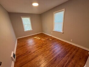 7129 Dawson Pl in Jennings, MO - Foto de edificio - Building Photo