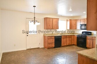 450 W 200 S in Washington, UT - Building Photo - Building Photo
