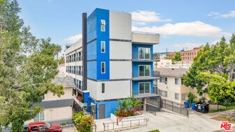 917 S Berendo St in Los Angeles, CA - Building Photo