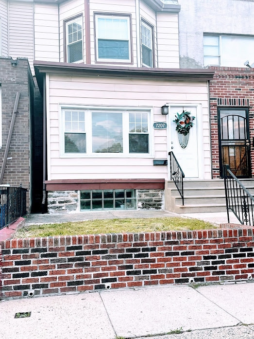 property at 7207 Buist Ave