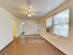 321 N Magnolia St in Sumter, SC - Foto de edificio - Building Photo