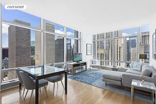 18 W 48th St in New York, NY - Building Photo