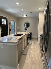 714 E Wall St, Unit Unit 109 in Grapevine, TX - Building Photo - Building Photo