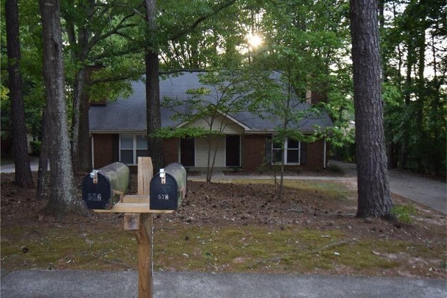 576 Wedgewood Dr in Alpharetta, GA - Building Photo - Building Photo