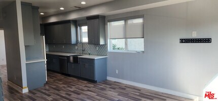 5731 Klump Ave in Los Angeles, CA - Building Photo - Building Photo