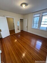 520 Cambridge St, Unit 6A in Cambridge, MA - Foto de edificio - Building Photo