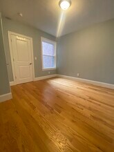 147 Kelton St, Unit 2 in Boston, MA - Foto de edificio - Building Photo