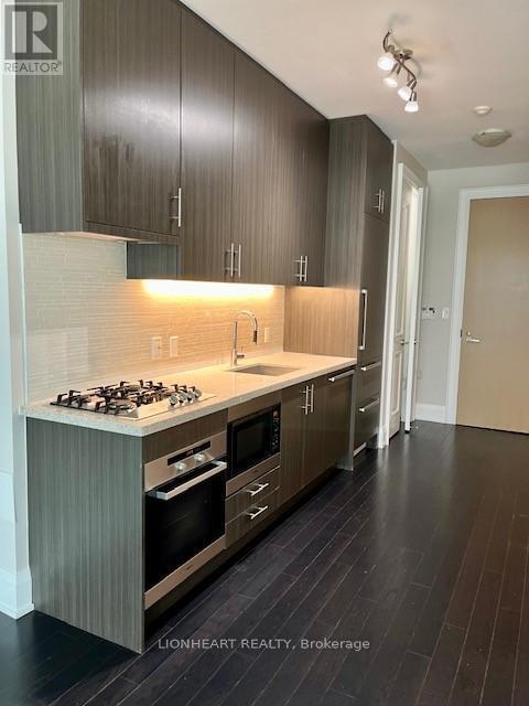 39-539 Queens Quay E in Toronto, ON - Building Photo - Building Photo