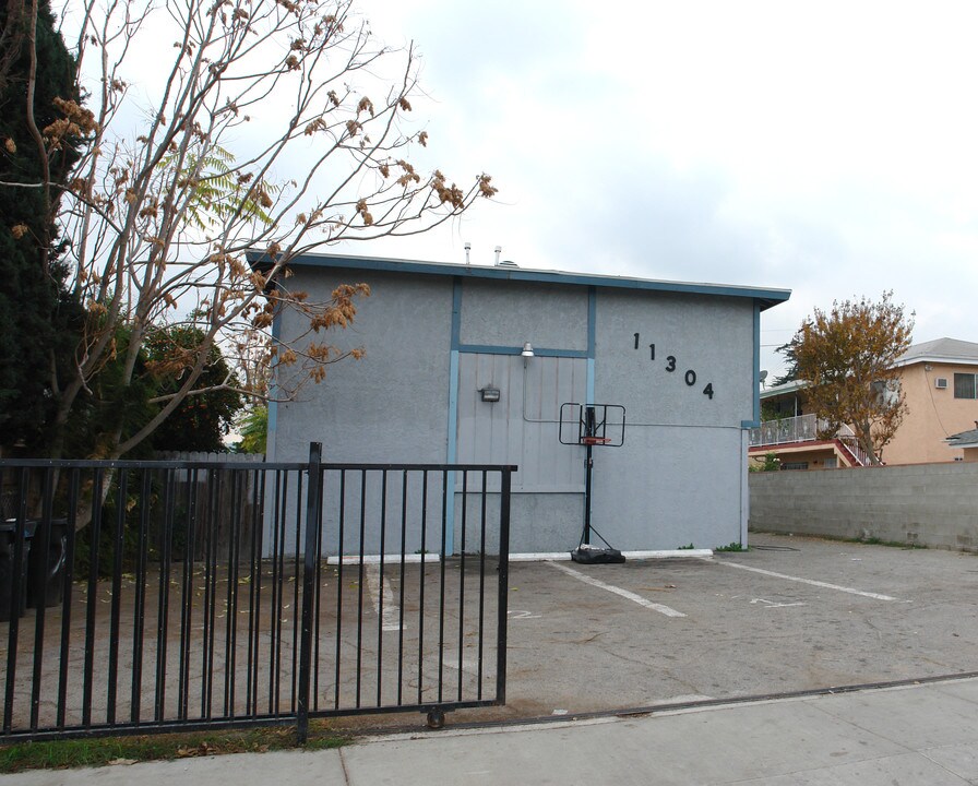 11304 Tiara St in North Hollywood, CA - Building Photo