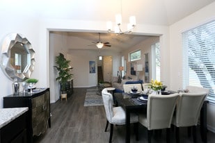 Bee Cave Vistas in Austin, TX - Building Photo