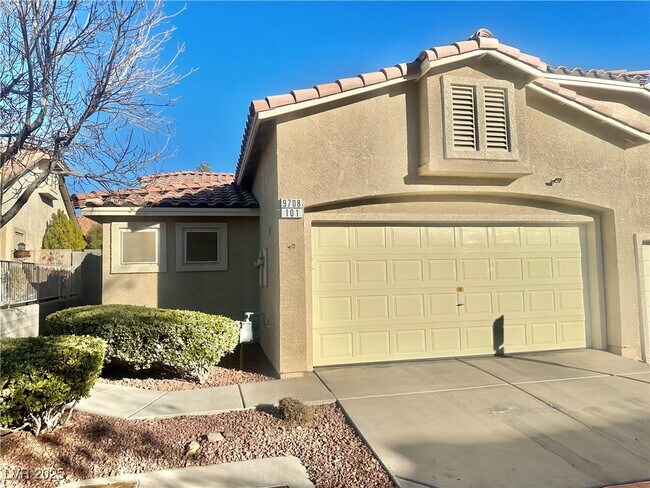 9708 Fionna Ln in Las Vegas, NV - Building Photo - Building Photo