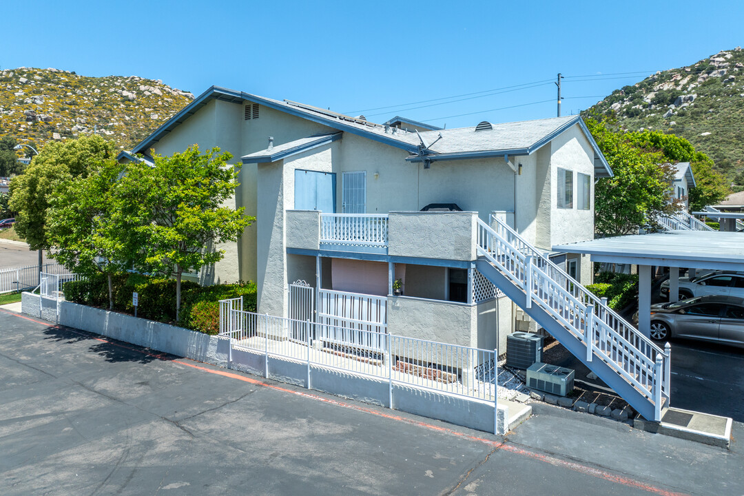 Ridgewood Square in Santee, CA - Building Photo