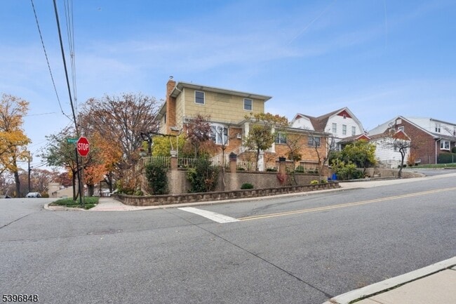 3 Witherspoon St in Nutley, NJ - Building Photo - Building Photo