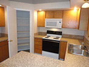 2401 Louisiana Pl in Nampa, ID - Building Photo - Building Photo