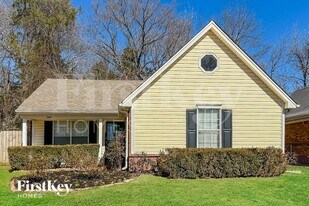 7090 Maryland Ct in Memphis, TN - Building Photo