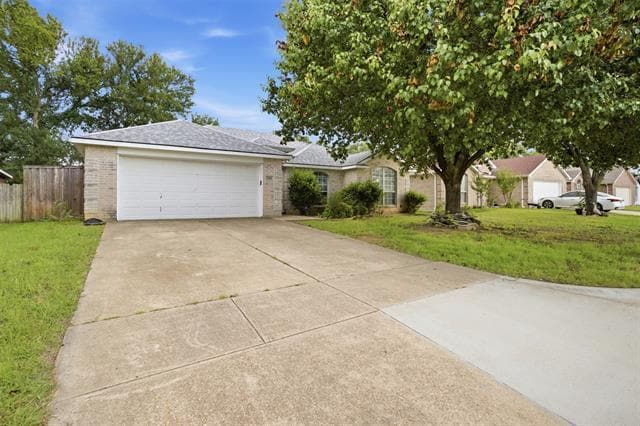 1105 Hidden Glade Dr