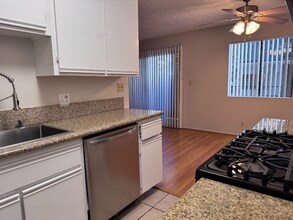 430 E San Jose Ave in Burbank, CA - Building Photo - Building Photo