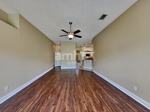 3588 Foxcroft Cir in Oviedo, FL - Building Photo - Building Photo