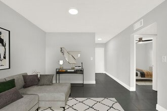 Manor Court Apartments in North Miami, FL - Foto de edificio - Building Photo