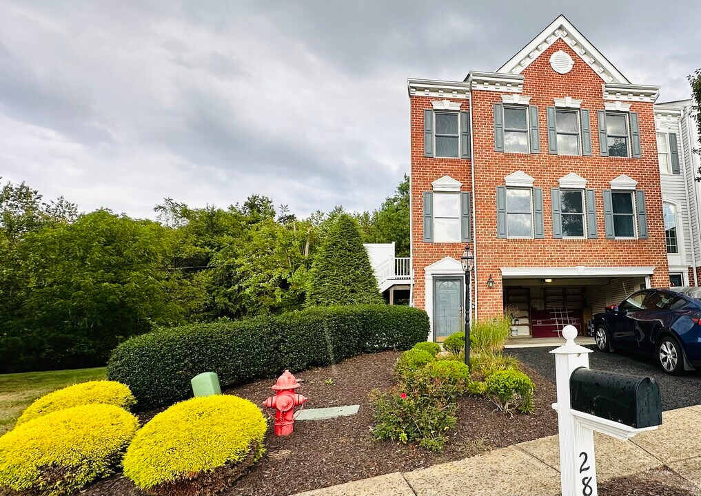 282 Overlook Ct in Coraopolis, PA - Foto de edificio