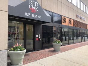 875 Elm St in Manchester, NH - Building Photo - Building Photo