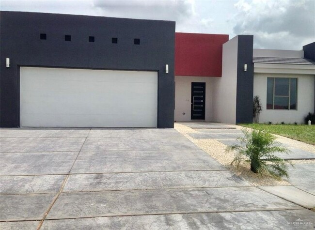 1316 E Balboa Ave in McAllen, TX - Building Photo - Building Photo