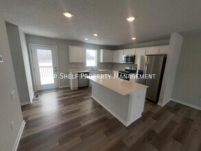 193 NE 56th St in Pleasant Hill, IA - Building Photo - Building Photo