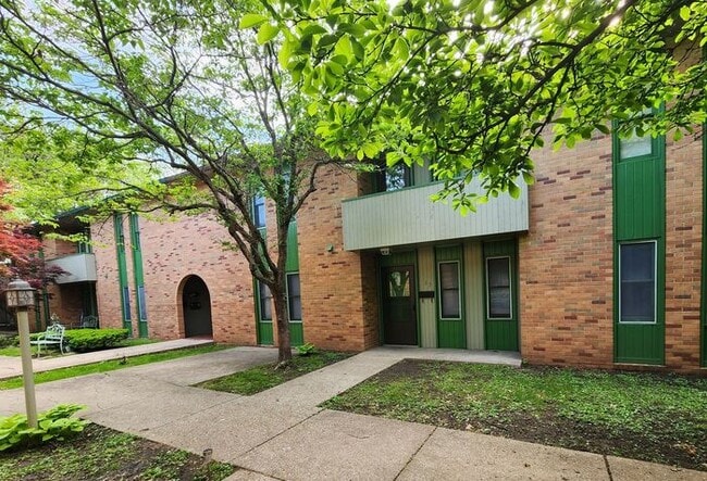 600 S 4th St in Terre Haute, IN - Building Photo - Building Photo