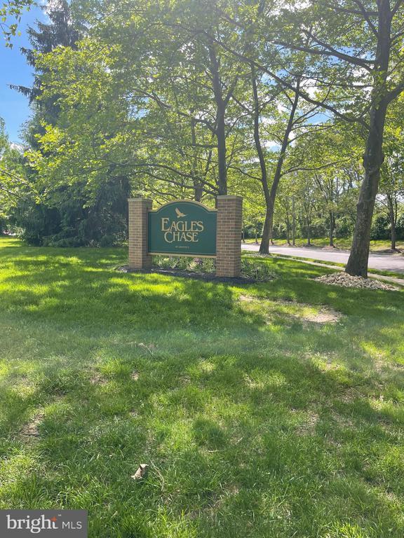 property at 211 Sonnett Pl