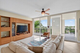 550 Okeechobee Blvd in West Palm Beach, FL - Building Photo - Building Photo