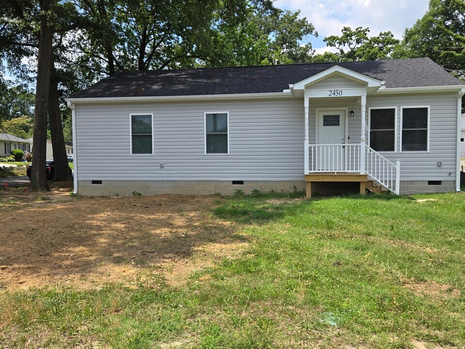 2430 Rucker Ln in Richmond, VA - Building Photo