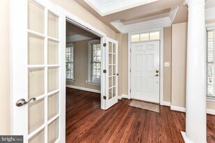 2875 Star Opal Dr in Fairfax, VA - Building Photo