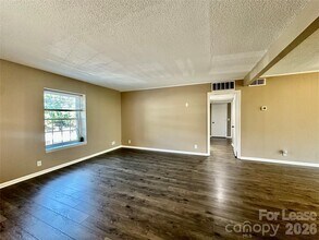 2638 Park Rd in Charlotte, NC - Building Photo - Building Photo