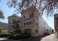 249 N Euclid Ave in Pasadena, CA - Foto de edificio - Building Photo