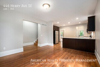 446 Henry Ave SE in Grand Rapids, MI - Building Photo - Building Photo