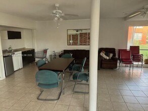 1850 NE 169th St in North Miami Beach, FL - Building Photo - Building Photo