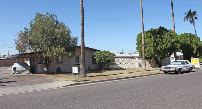 Cheery Lynn Palms in Phoenix, AZ - Building Photo - Building Photo